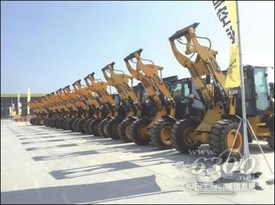 青島海格力斯小型裝載機(jī)引領(lǐng)行業(yè)新潮，日交易額達(dá)2億元背后的創(chuàng)新力量