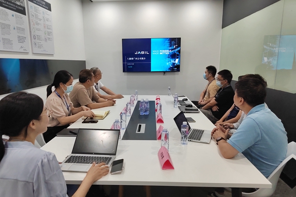 探索未來智造 學(xué)院機電一體化專業(yè)建設(shè)取得新突破